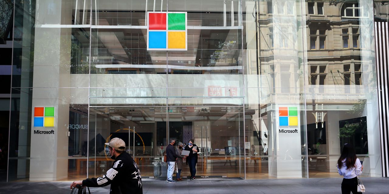 Cổ phiếu Microsoft đã giảm mạnh trong năm nay; một chuyên gia cho biết đã đến lúc mua