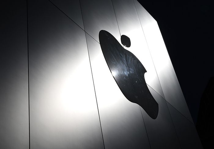 Cổ phiếu Apple chạm trán 'giao cắt tử thần' đầu tiên kể từ đại dịch