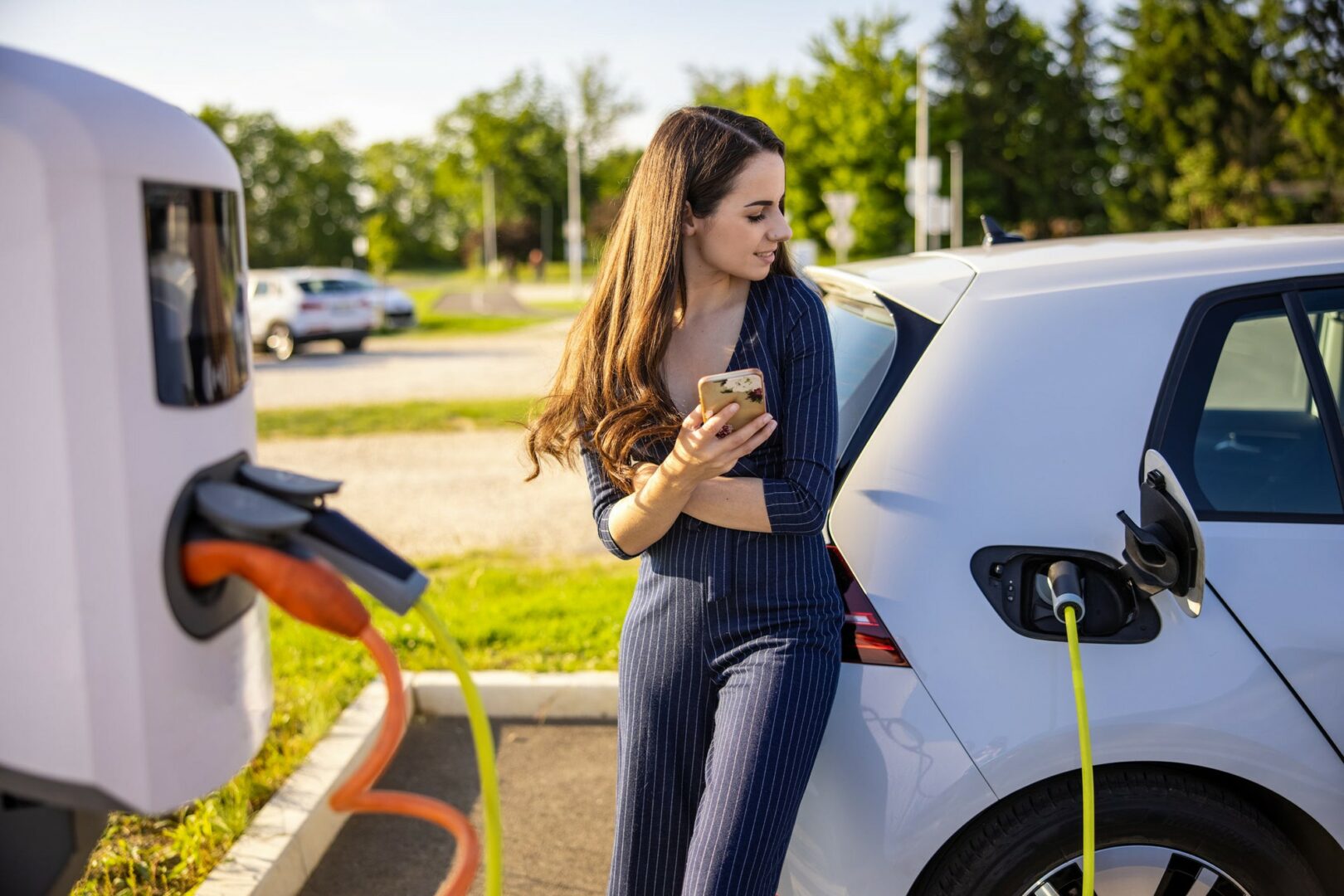 Stellantis so với Ford: lựa chọn đầu tư nào tốt hơn?