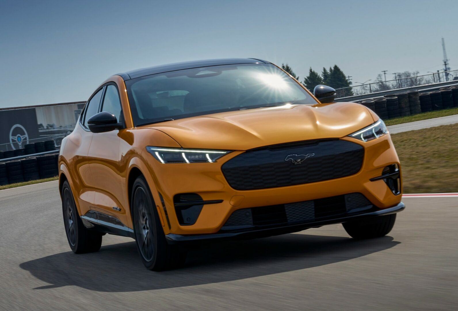 Cổ phiếu Ford đã giảm 41% từ đầu năm đến nay – có nên mua bắt đáy?