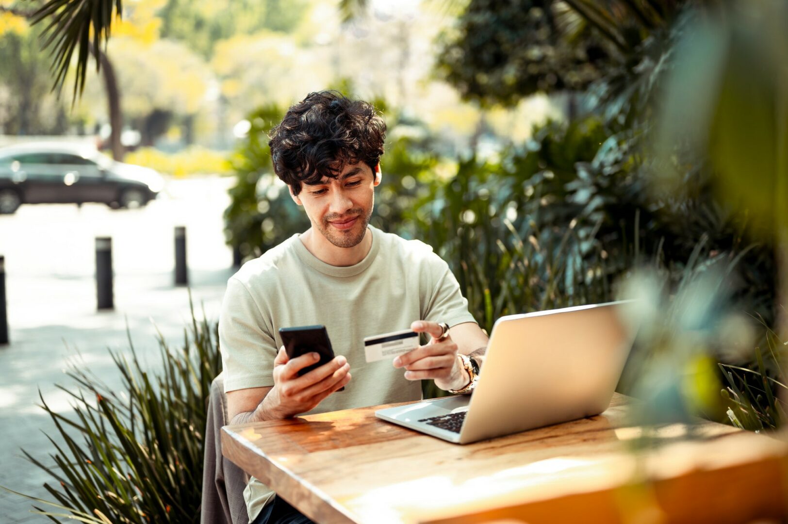 Apple đang dấn thân vào ‘mua ngay, trả sau’; những cổ phiếu này có thể là cách tốt nhất để đặt cược vào xu hướng
