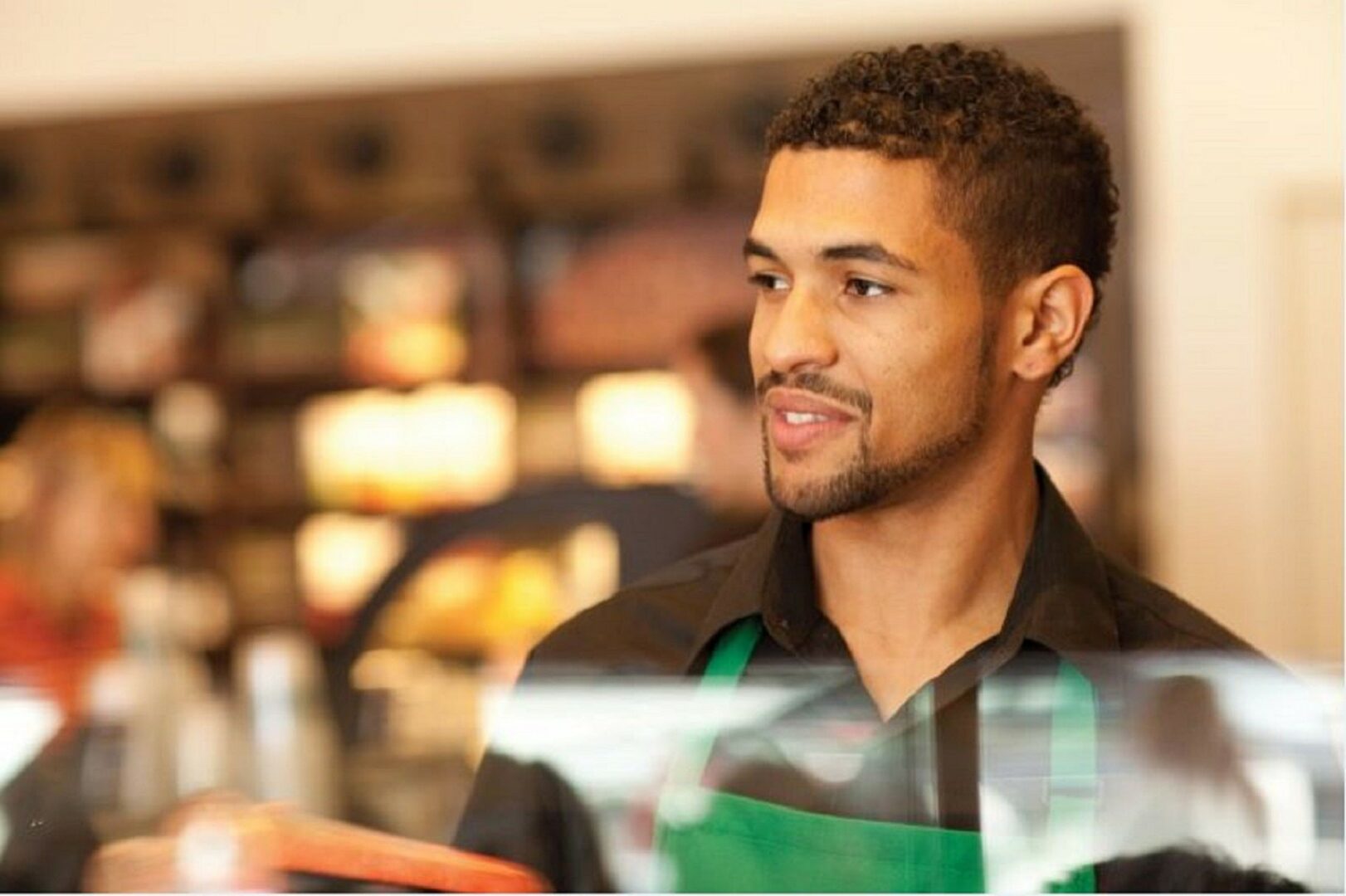 Amazon, Starbucks: 2 cổ phiếu tăng trưởng nhanh, nổi bật và đáng mua trong mùa hè này