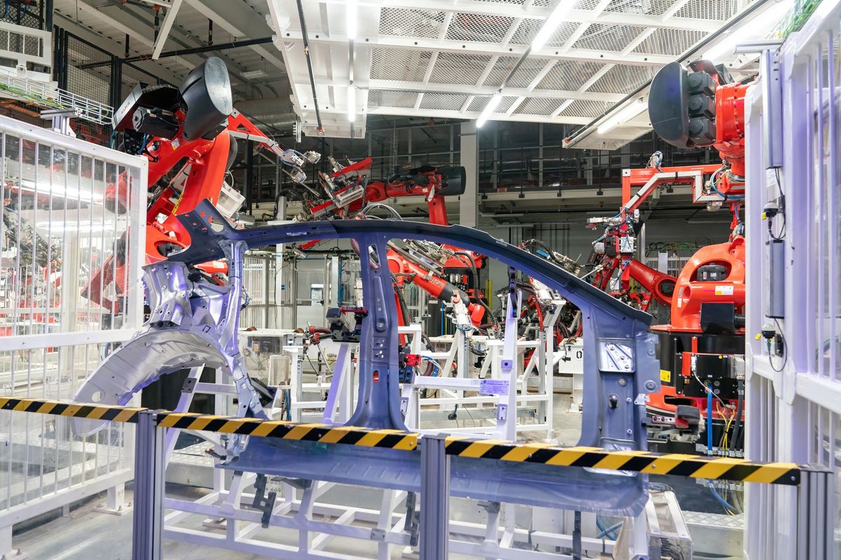 Thực trạng báo động tại nhà máy Tesla