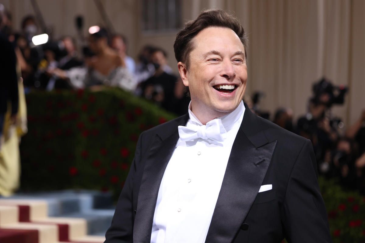 Cuối tuần này, Elon Musk lần đầu tiên họp mặt trực tiếp với nhân viên Twitter