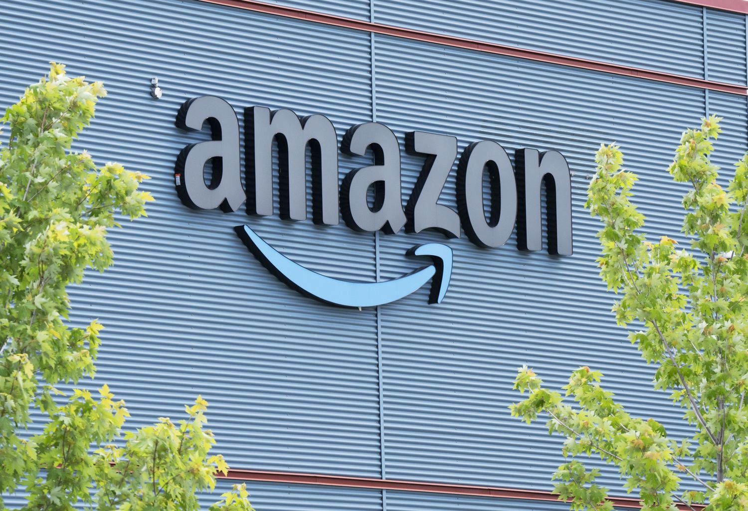 Amazon - "tẩm ngẩm tầm ngầm" nhưng là dân chơi bất động sản thứ thiệt