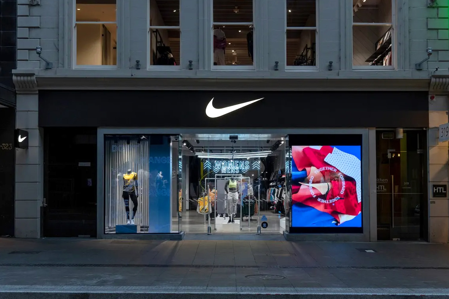 Nike thông báo rời Nga