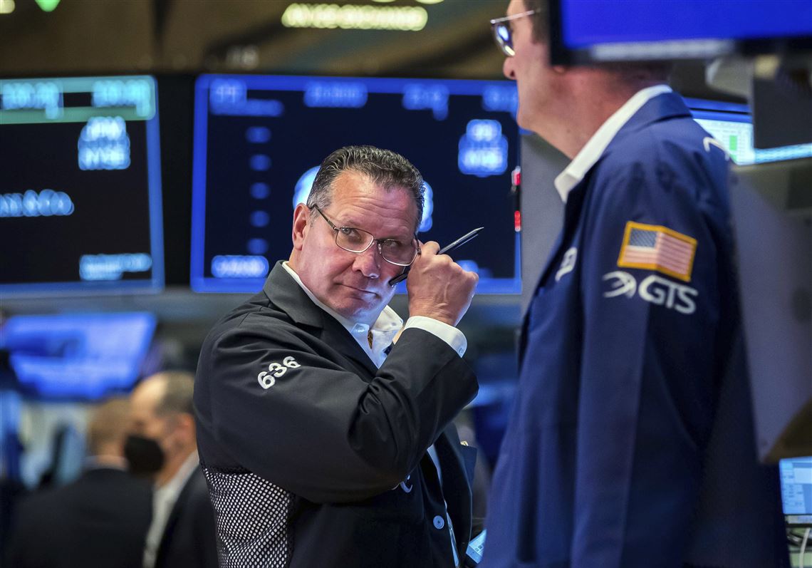 Phố Wall khởi sắc, S&P 500 tiến gần 2%