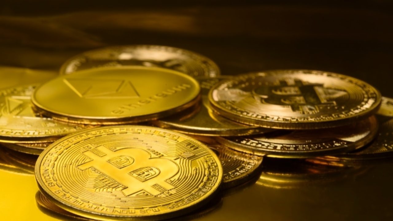 Thị trường tiền số: Đánh đu với cá voi, cá mập Bitcoin