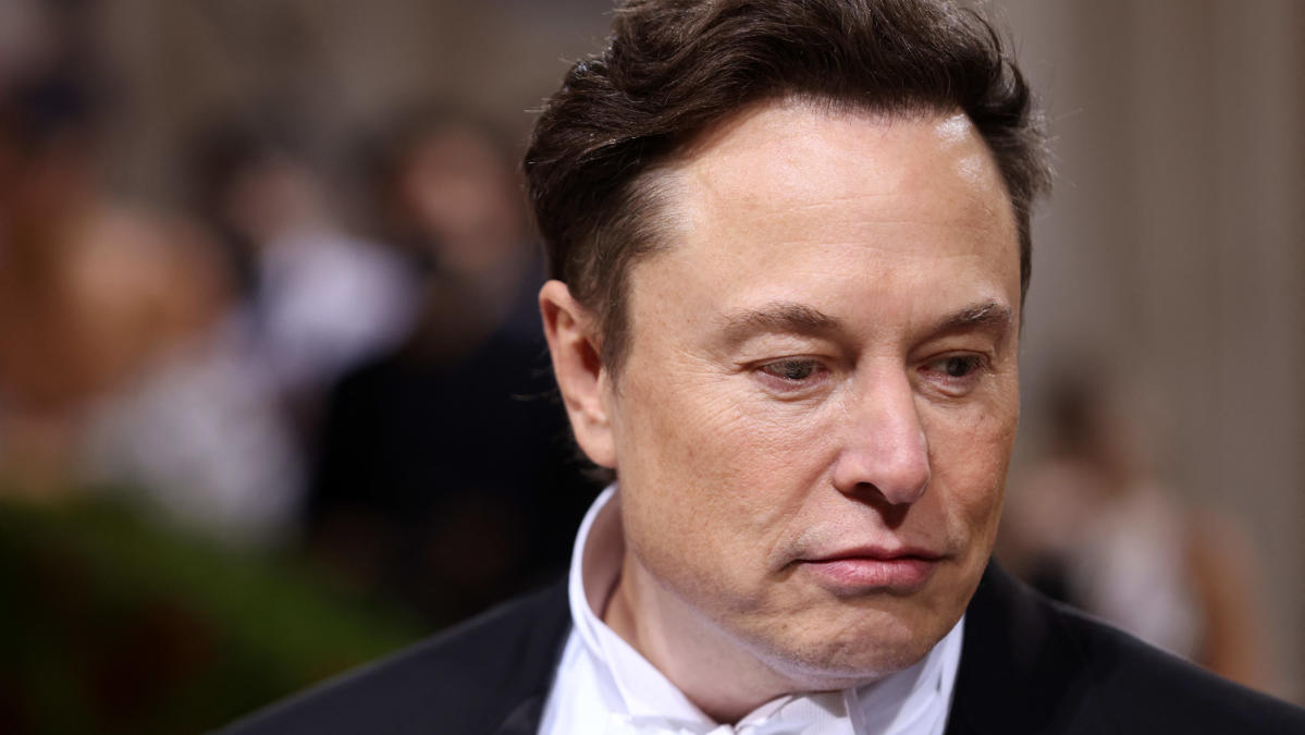 Elon Musk lo ngại tác động của mạng xã hội với đời sống con người