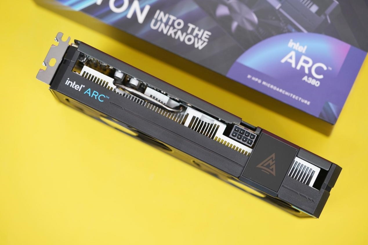 Card đồ họa cho PC của Intel không được như kỳ vọng