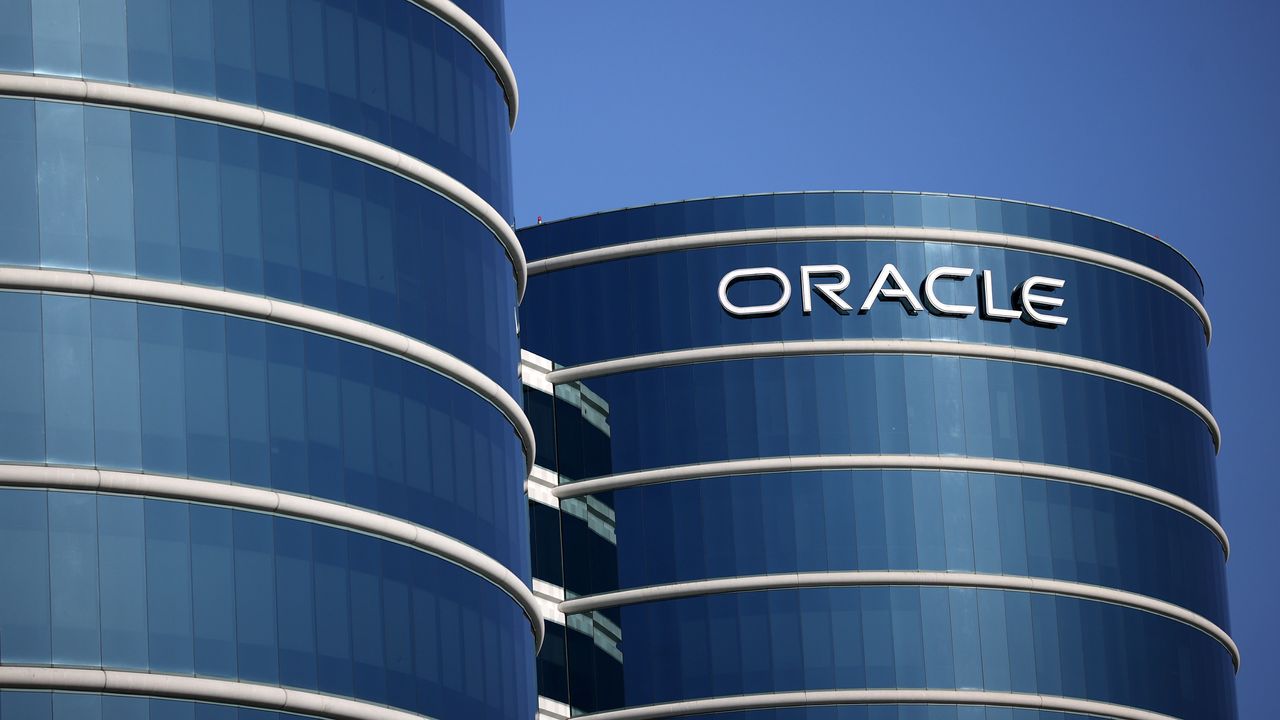 Oracle đè bẹp kỳ vọng; Phố Wall vẫn thận trọng với cổ phiếu vì lý do này