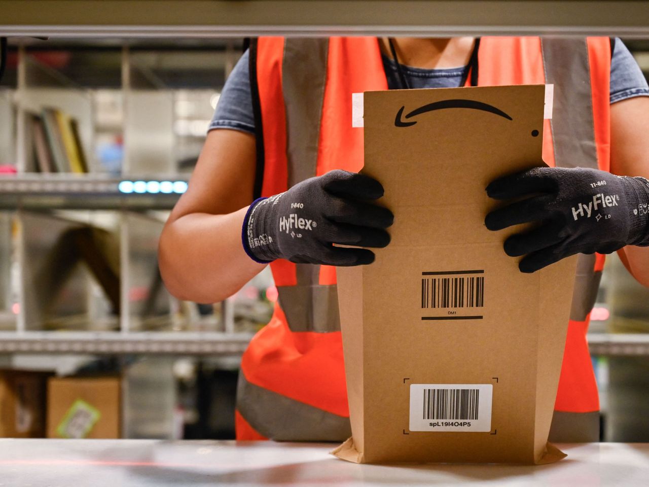 Cổ phiếu Amazon đang phân tách thành 122 USD; giao dịch bắt đầu vào thứ Hai