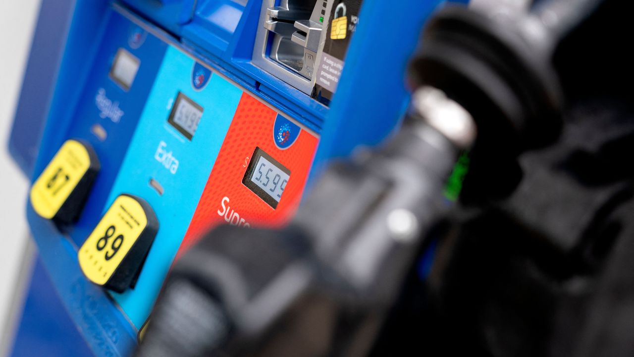 Exxon được nâng lên mức Mua, nhưng nhà phân tích lại “quay xe” khỏi 2 cổ phiếu dầu khác