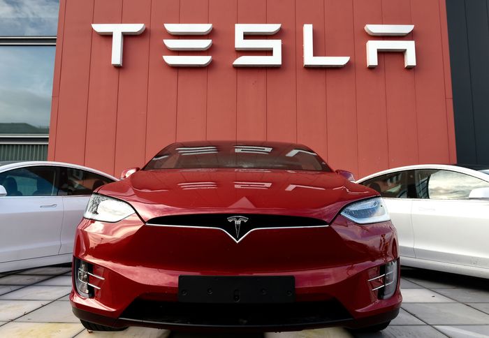 Tesla tiết lộ kế hoạch phân tách cổ phiếu 3 ăn 1