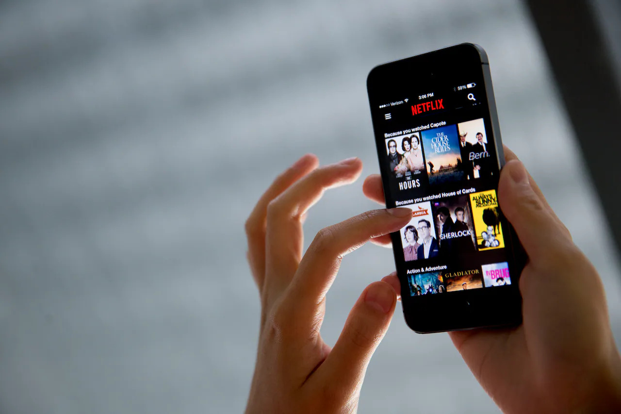 Kế hoạch thu phí mới của Netflix gặp trở ngại
