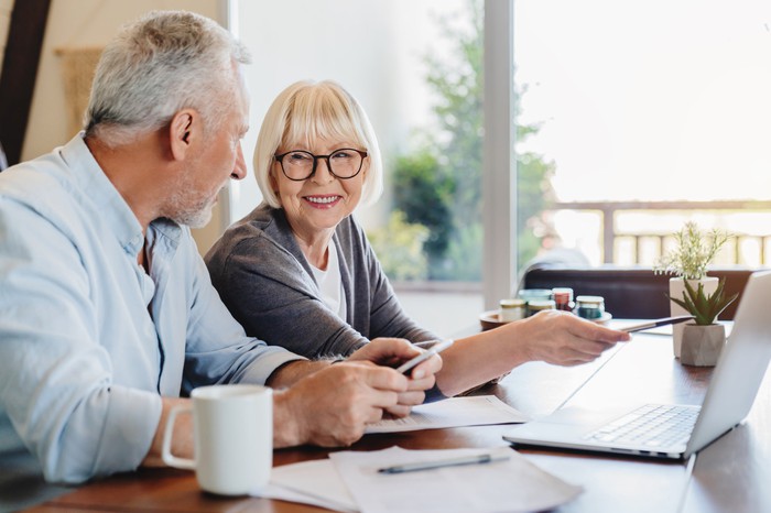5 cổ phiếu Warren Buffett sau đây có thể mang lại cho bạn khoản thu nhập thụ động đến 10.000 USD mỗi năm