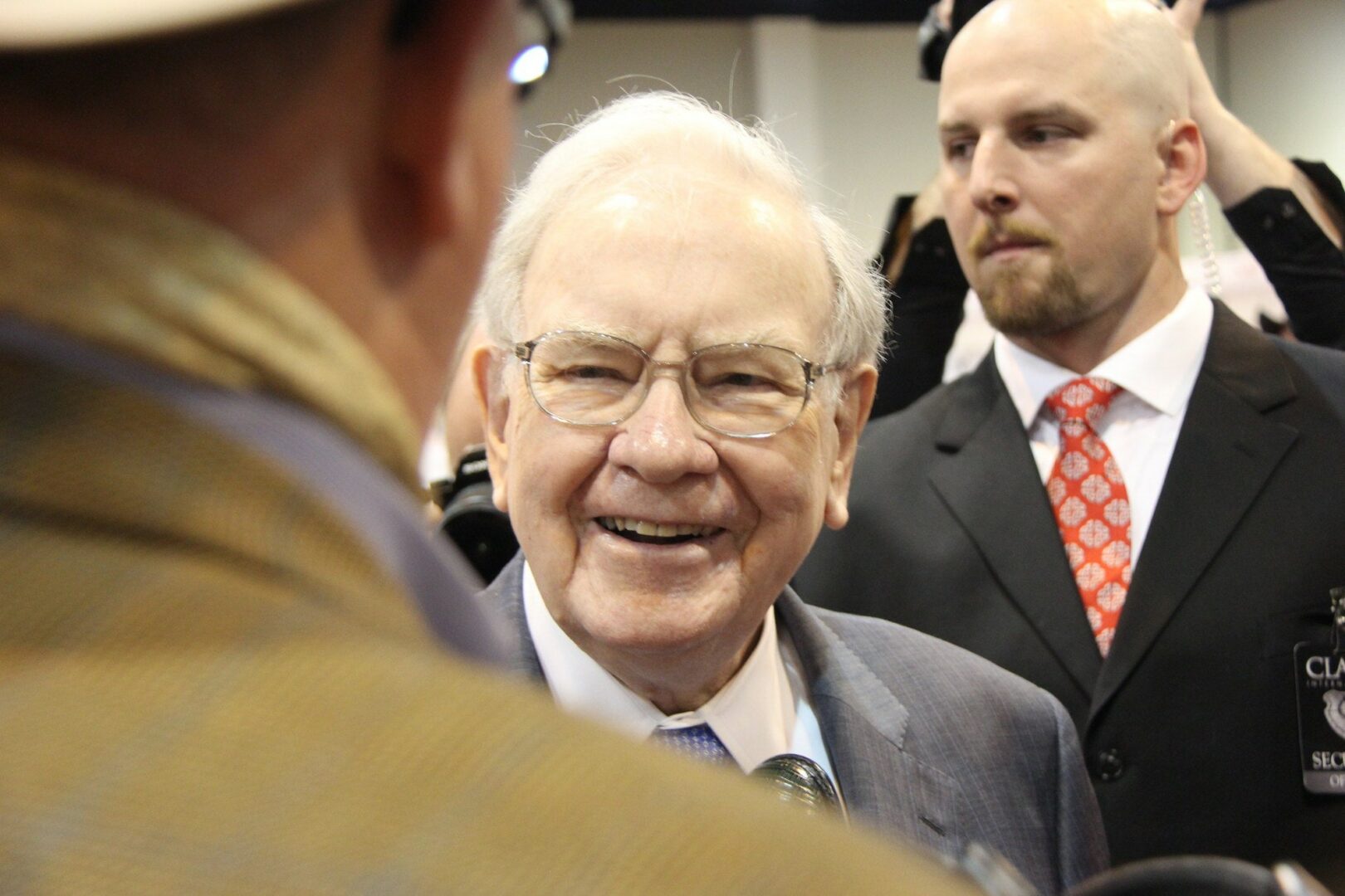 Bạn có 1.000 USD nhàn rỗi? Xuống tiền mua ngay 2 cổ phiếu Warren Buffett với sức mạnh nội tại tuyệt vời sau đây
