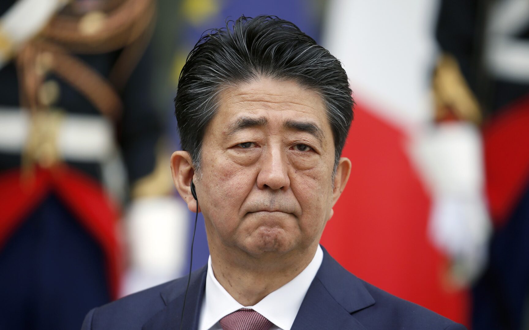 Chứng khoán Nhật Bản từ bỏ một số mức tăng sau tin tức cựu Thủ tướng Shinzo Abe bị bắn
