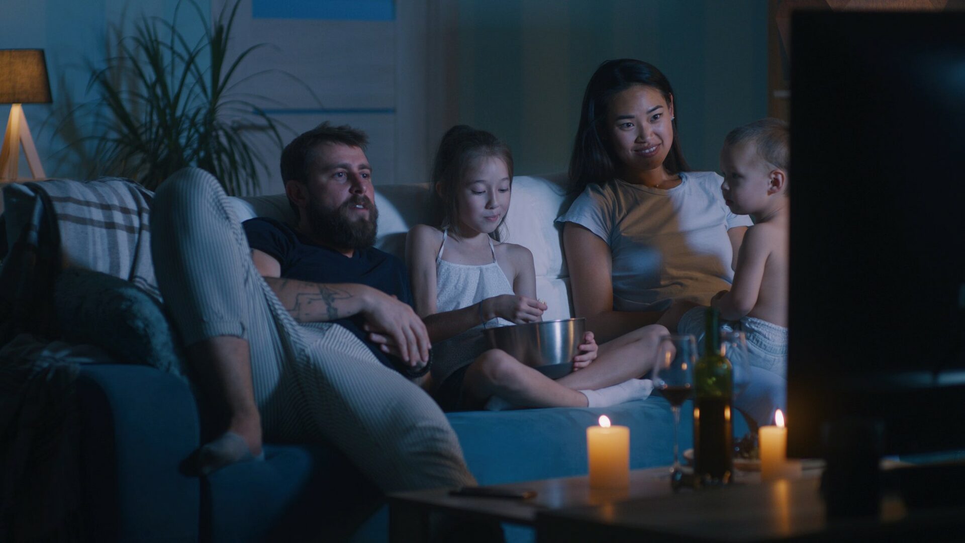 Bay màu 75% giá trị, định giá cổ phiếu Netflix có đủ thấp để mua?