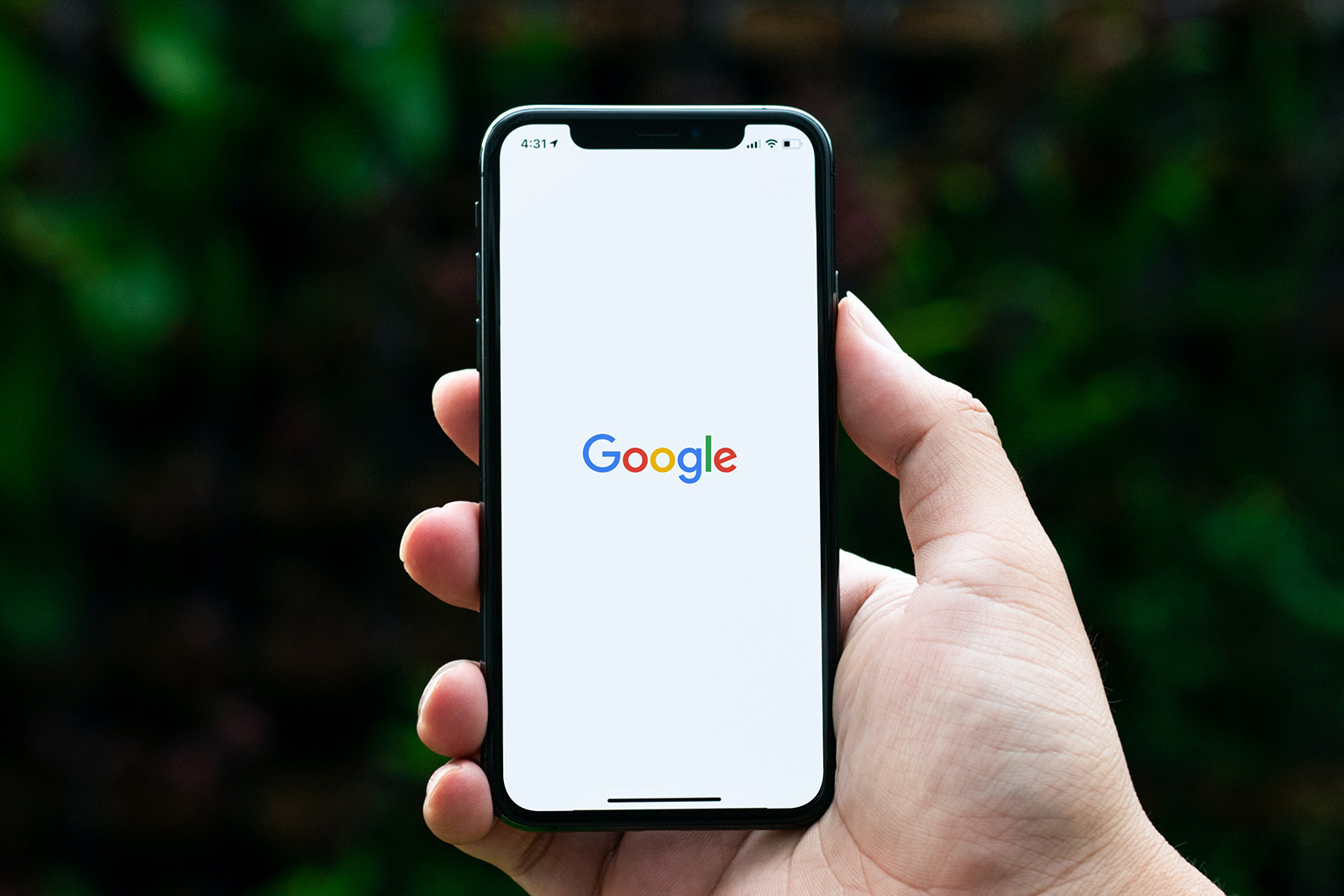 Lãnh đạo Google nhận định Instagram và TikTok đang cản đường Google Maps và Search