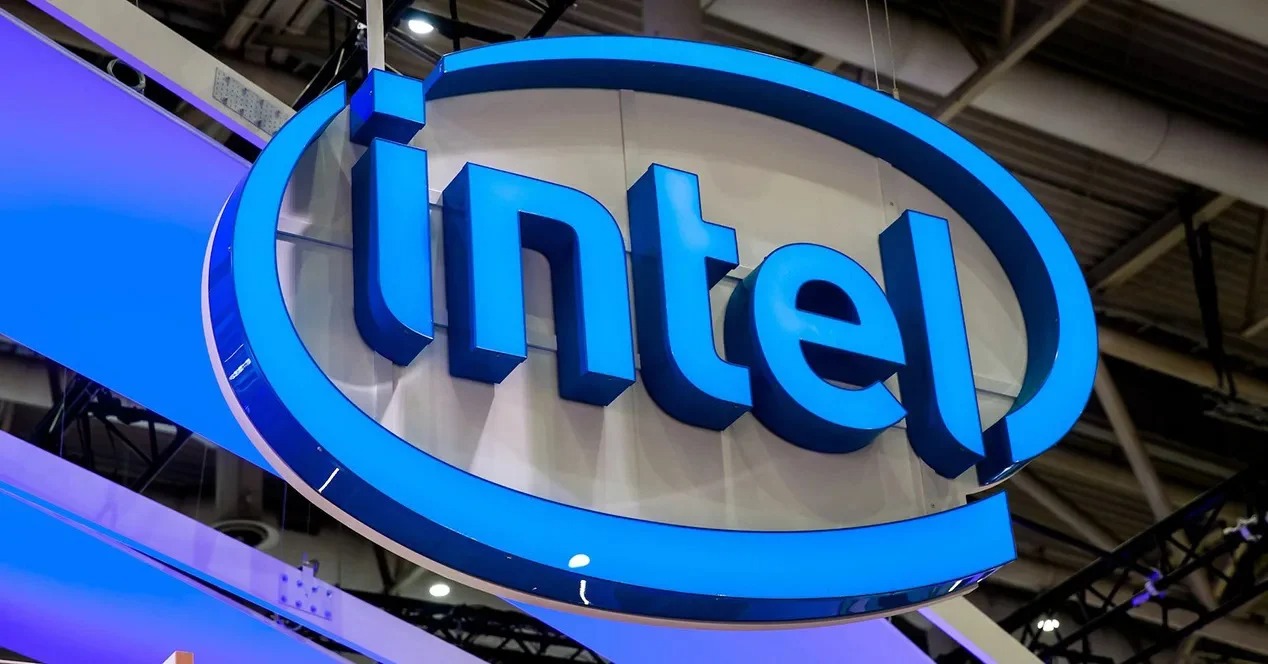 Intel hợp tác sản xuất chip cho MediaTek