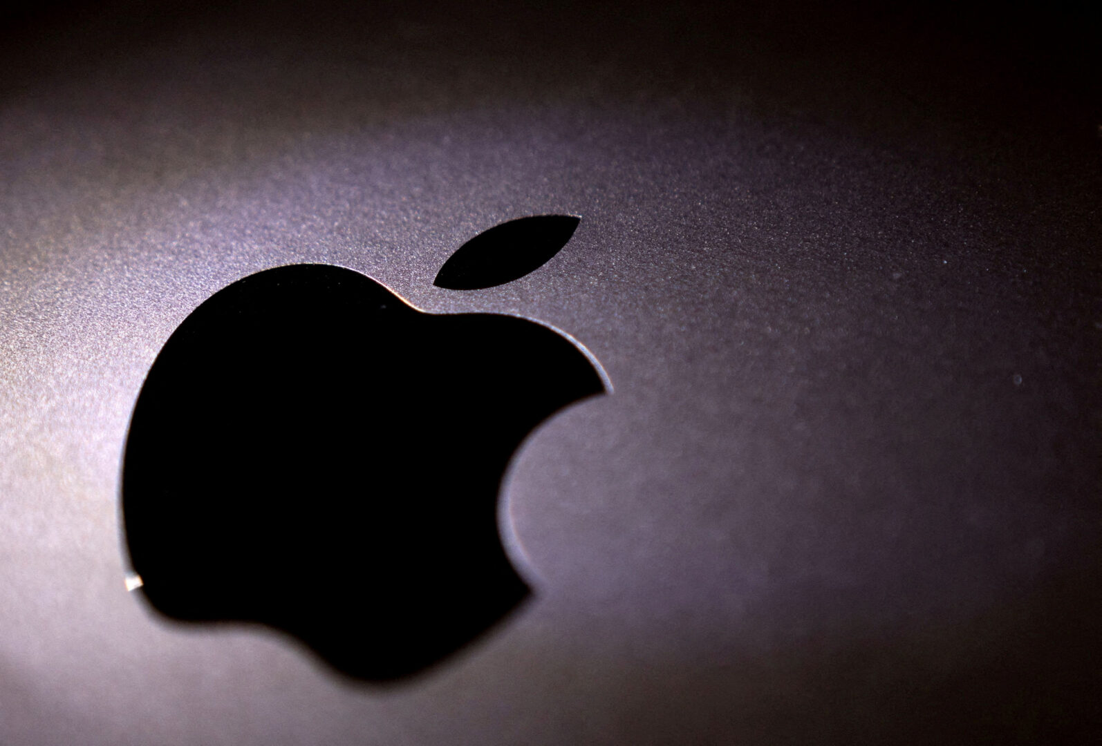 Cổ phiếu Apple ‘bay màu’ 2% trong phiên giao dịch vì cắt giảm tuyển dụng và ngân sách chi tiêu