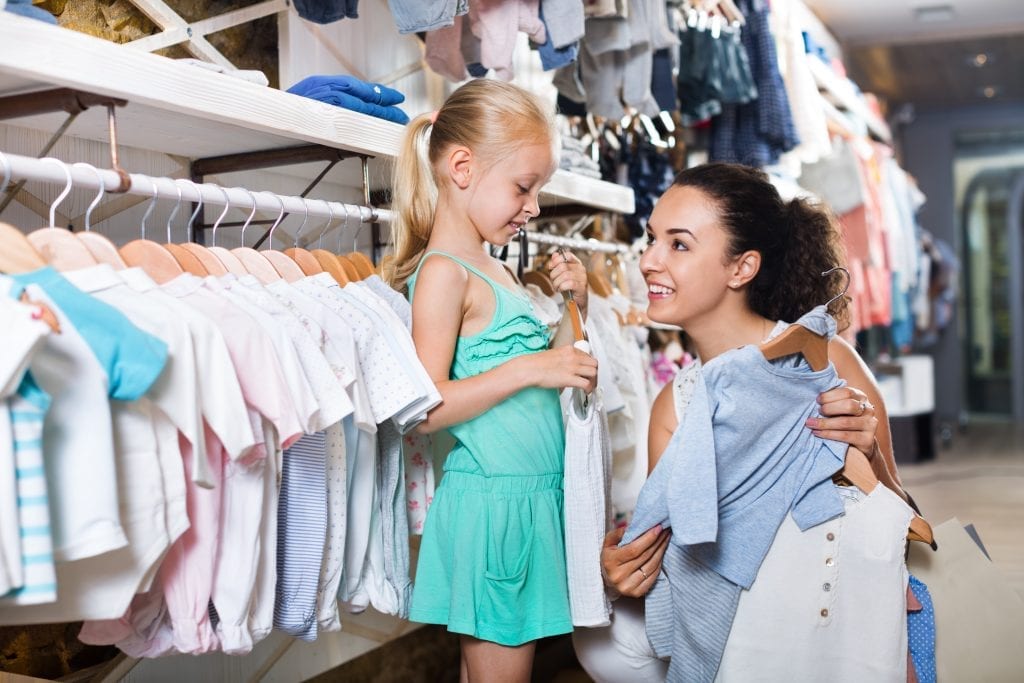 Walmart giảm dự báo lợi nhuận – có nên mua cổ phiếu?