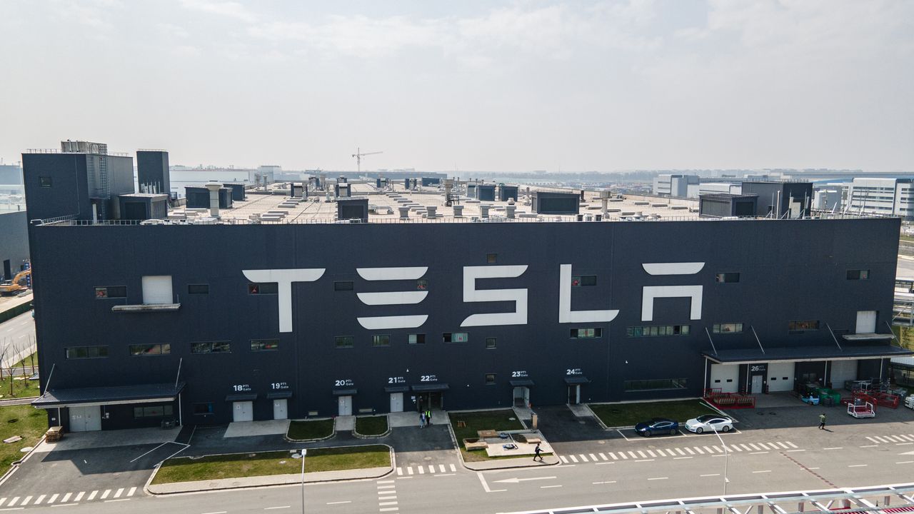 Đoán trước thu nhập của Tesla lần BCTC này là bất khả thi – thay vào đó, nhà đầu tư nên theo dõi 2 điểm dữ liệu sau