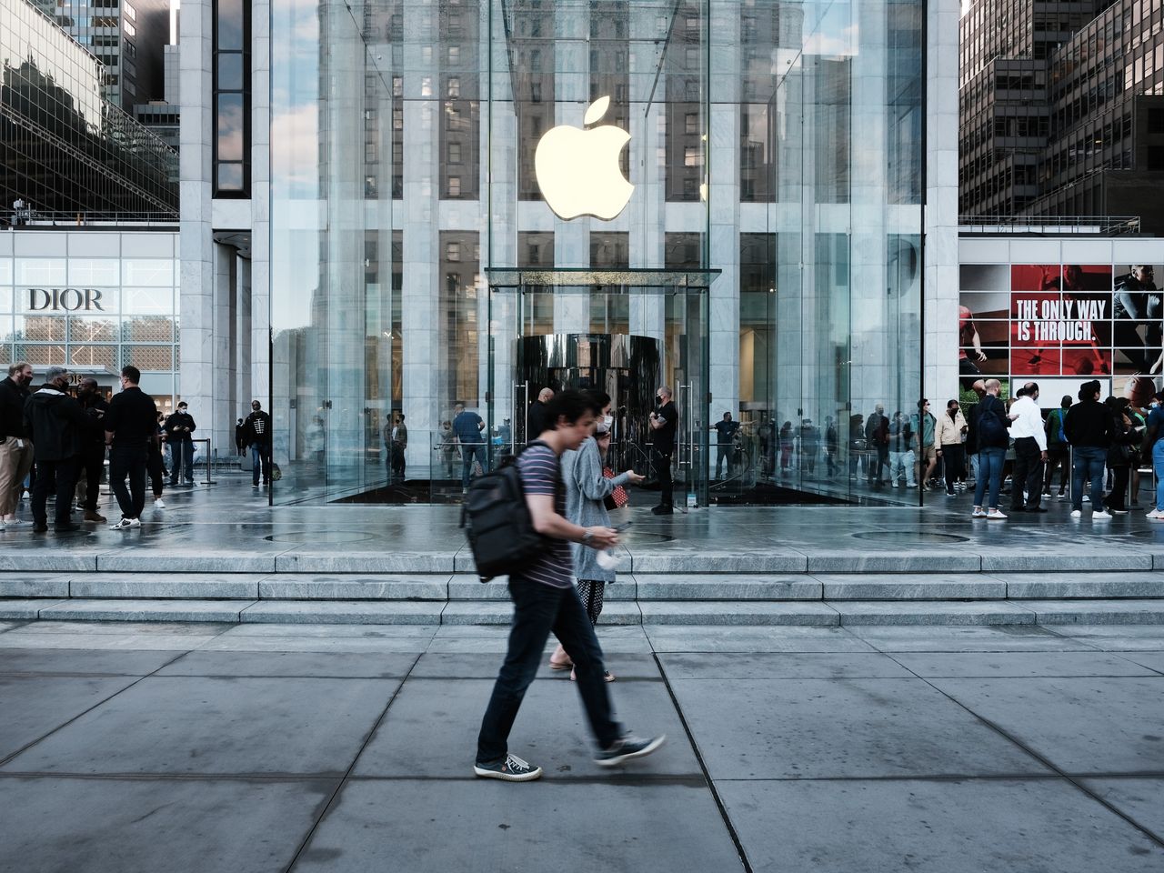 Apple có thể tạo ra một doanh nghiệp quảng cáo trị giá 20 tỷ USD như thế nào?