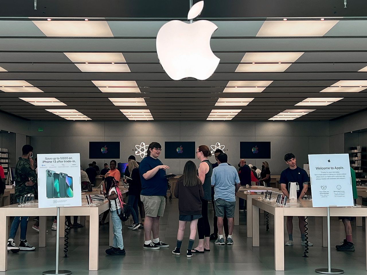 Nhận định chuyên gia: vốn hóa thị trường của Apple có thể tăng thêm 1 nghìn tỷ USD nhờ mô hình đăng ký trả phí