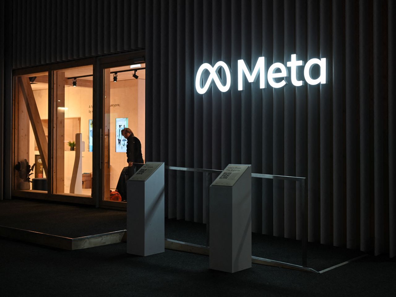 Meta sắp BCTC – Phố Wall đang cắt giảm dự báo doanh thu