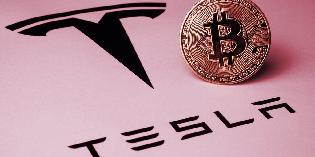 Tesla đánh bại kỳ vọng thu nhập và bán Bitcoin – cổ phiếu có đáng mua không?