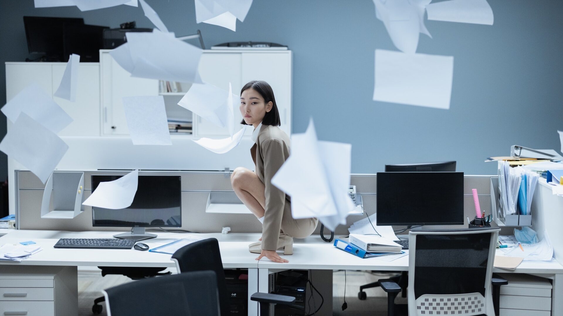 Đừng bao giờ nghe lời khuyên "Cứ theo đuổi đam mê, tiền sẽ tự chảy về túi"