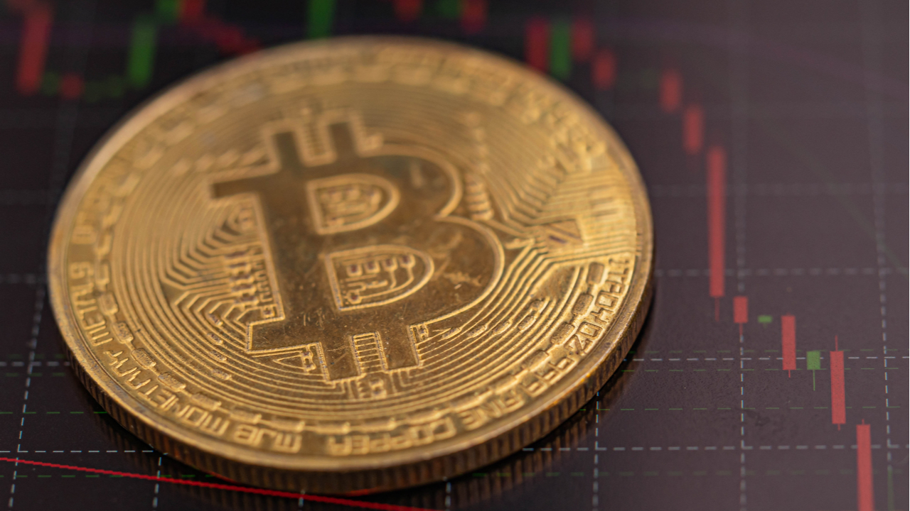 Bitcoin giảm về quanh ngưỡng 21.000 USD, thị trường biến động trái chiều