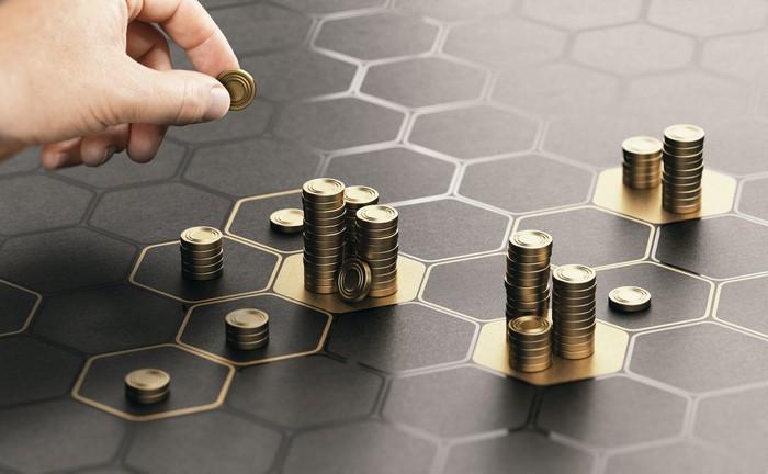 Muốn có 2.000 USD thu nhập thụ động? Hãy đầu tư 10.000 USD vào 2 cổ phiếu năng lượng sau và chờ 4 năm