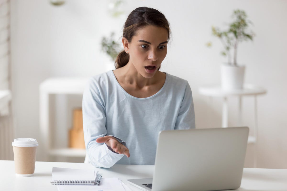 Có nên bán cổ phiếu Apple? Một chuyên gia nhìn thấy rủi ro sụt giảm 21%