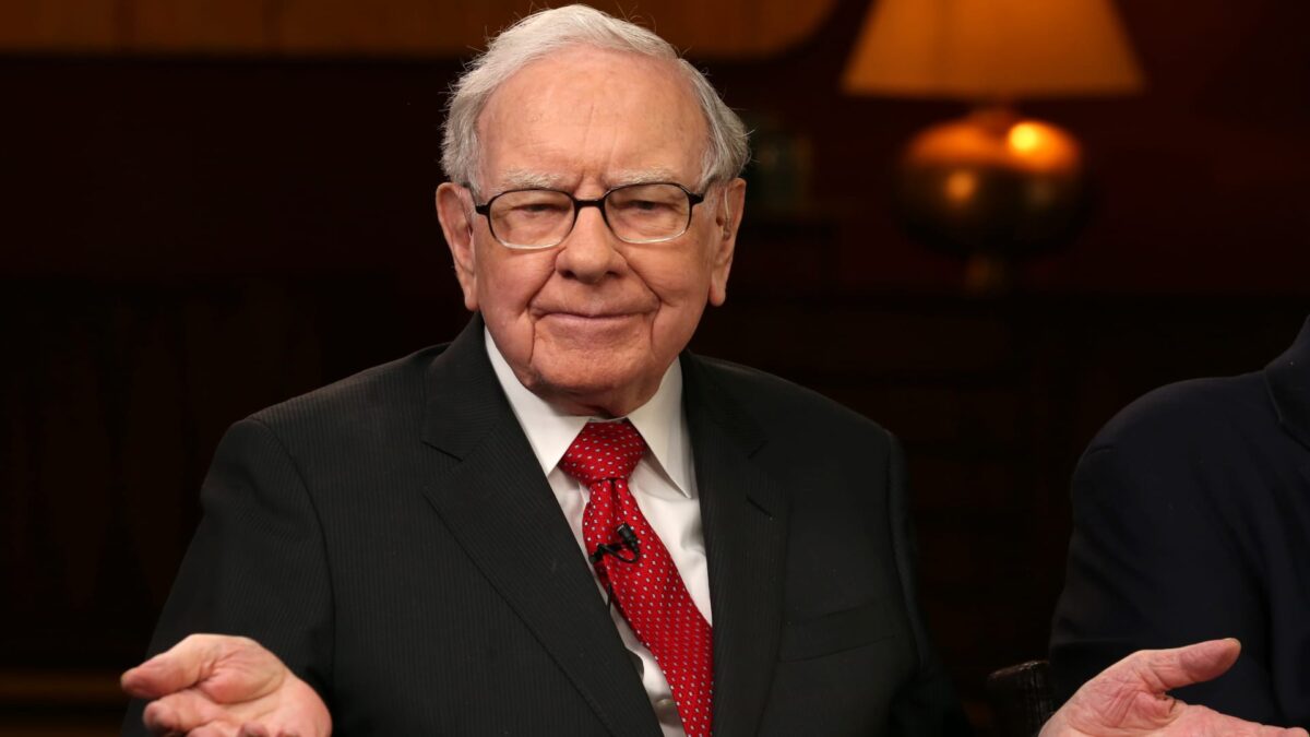 Cổ phiếu Occidental tăng vọt sau khi Warren Buffett tăng cổ phần của mình lên trên ngưỡng 20%
