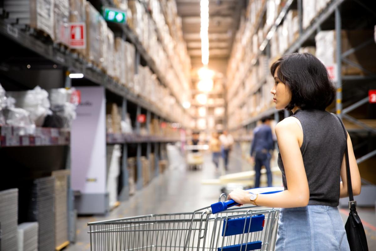 Nhận định chuyên gia: Walmart dù cố gắng bắt kịp thời đại nhưng cổ phiếu vẫn chưa đáng mua