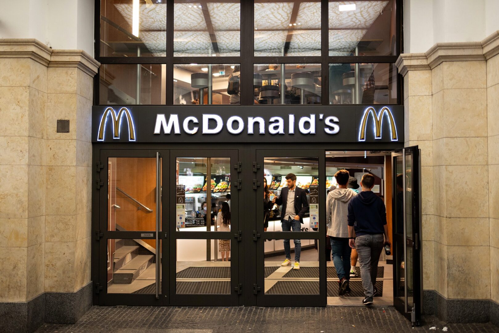 Tín hiệu mua: Mã McDonald’s vừa tạo nên một giao cắt tăng giá