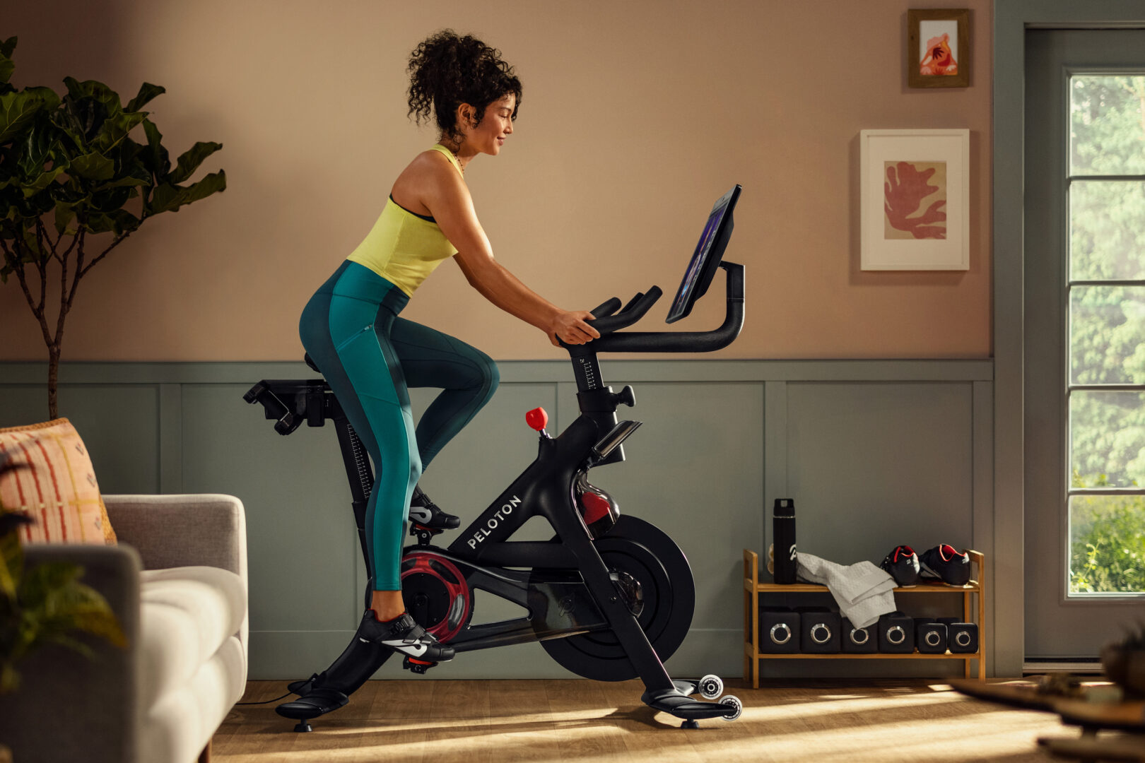 Hợp tác với Peloton, cổ phiếu Amazon hiện đáng mua hơn bao giờ hết