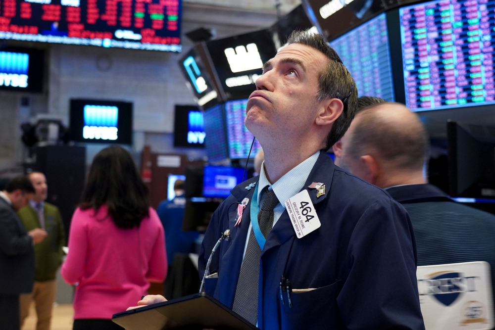 S&P 500 giảm nhẹ, gây áp lực lên những cổ phiếu công nghệ