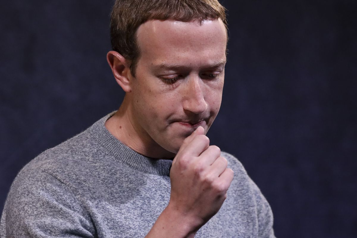 Mark Zuckerberg đang "gặm nhấm" nỗi cô đơn