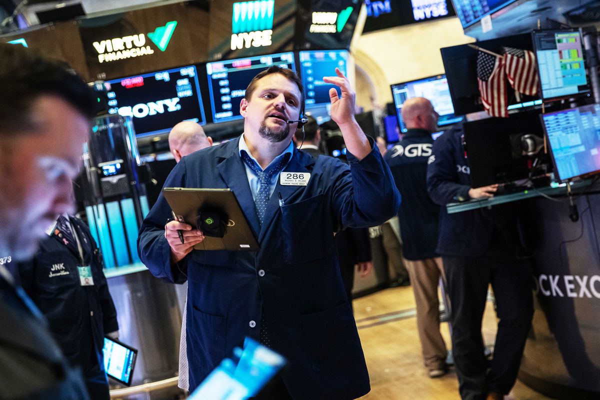 Chứng khoán Mỹ: căng thẳng leo thang giữa Mỹ - Trung Quốc, Dow Jones giảm hơn 400 điểm