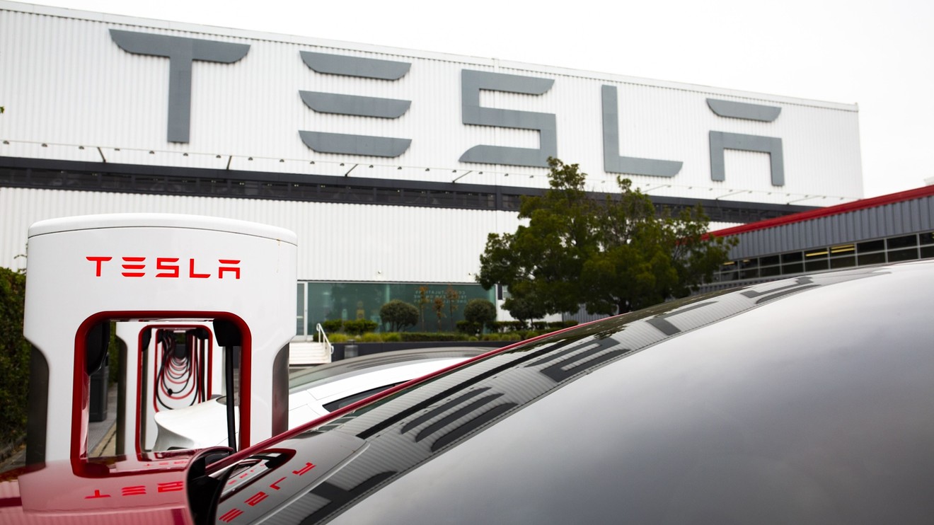 Tesla đã được chấp thuận phân tách cổ phiếu. Điều đó có ý nghĩa gì đối với nhà đầu tư?