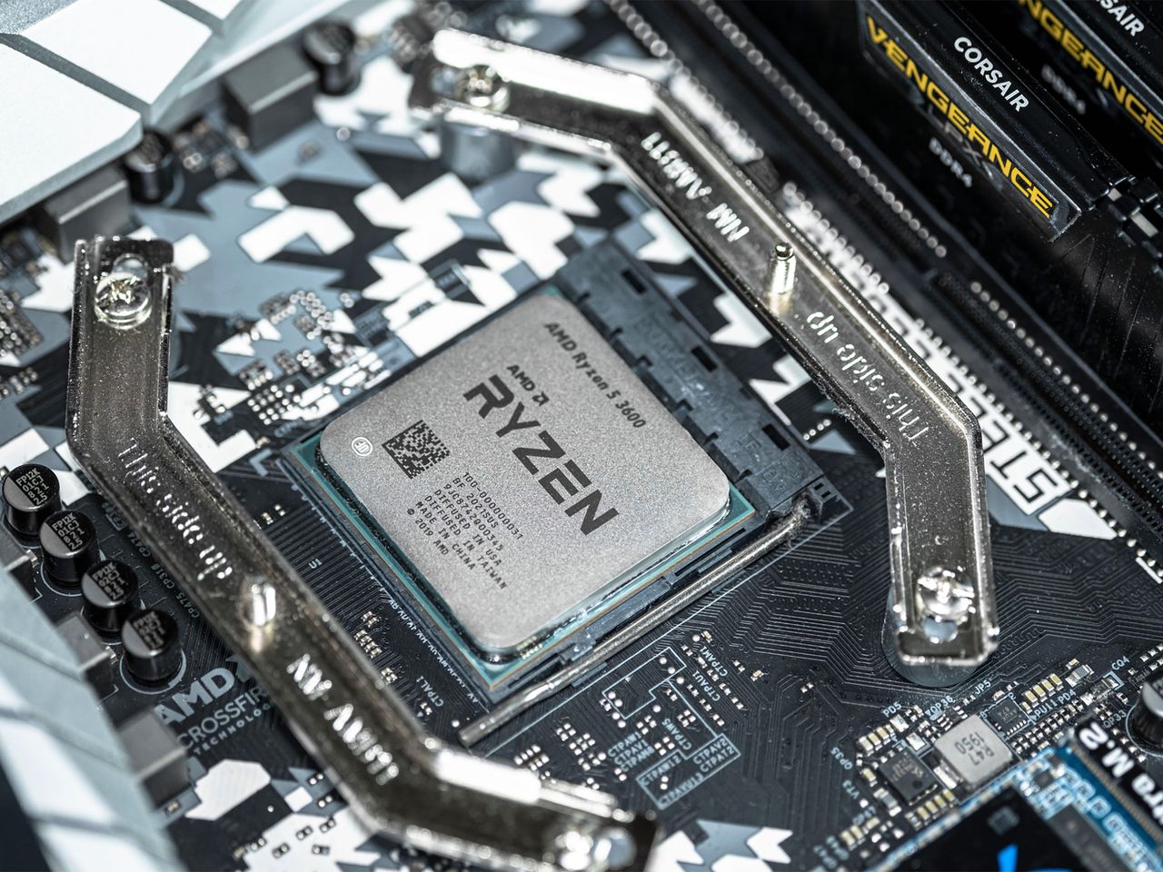 Cổ phiếu AMD hậu BCTC: Phố Wall khuyến nghị mua mạnh vì lý do này