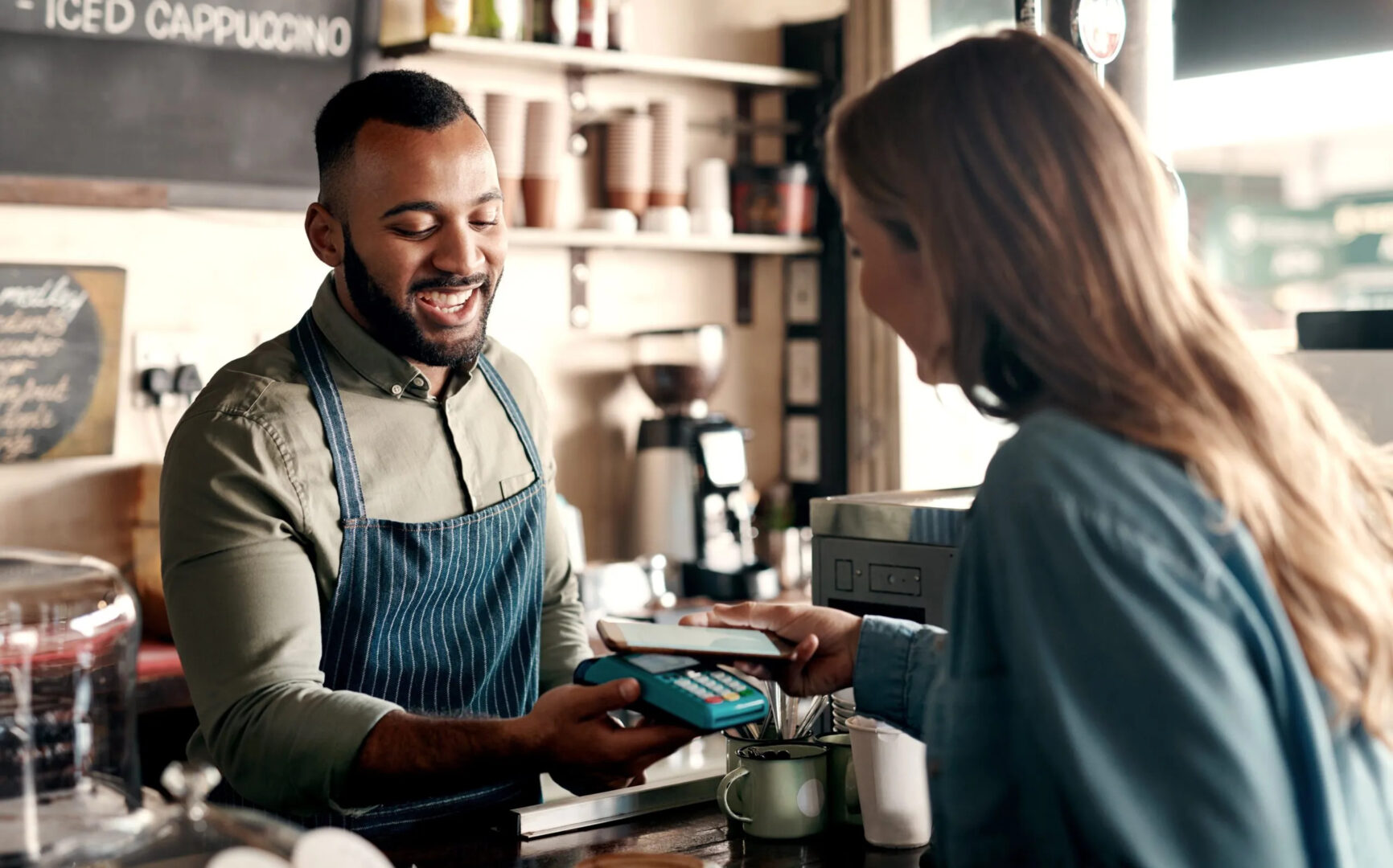 Cổ phiếu fintech thông minh hơn: PayPal hay Visa?