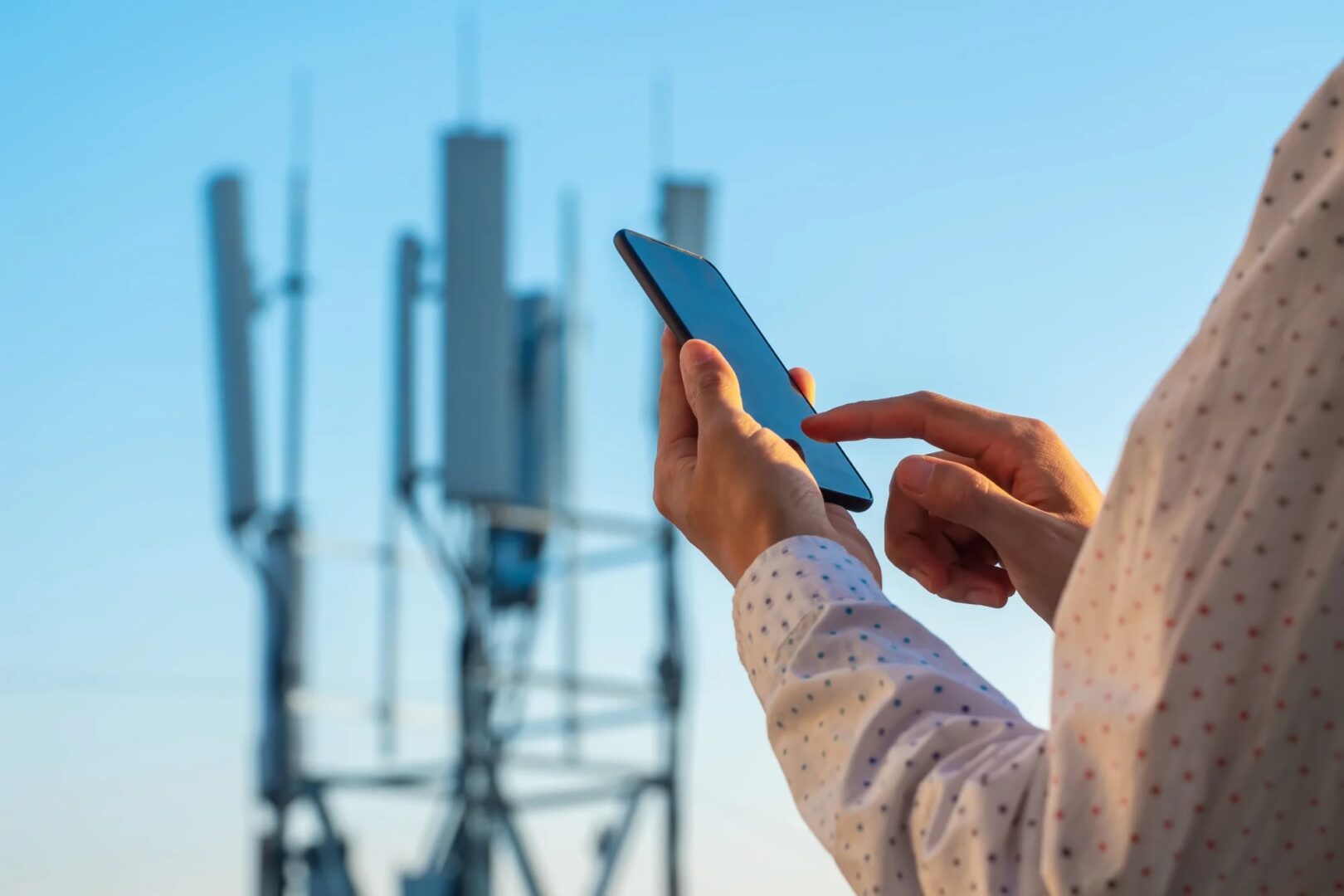 Lựa chọn đầu tư thông minh hơn: mua cổ phiếu AT&T hay Verizon?