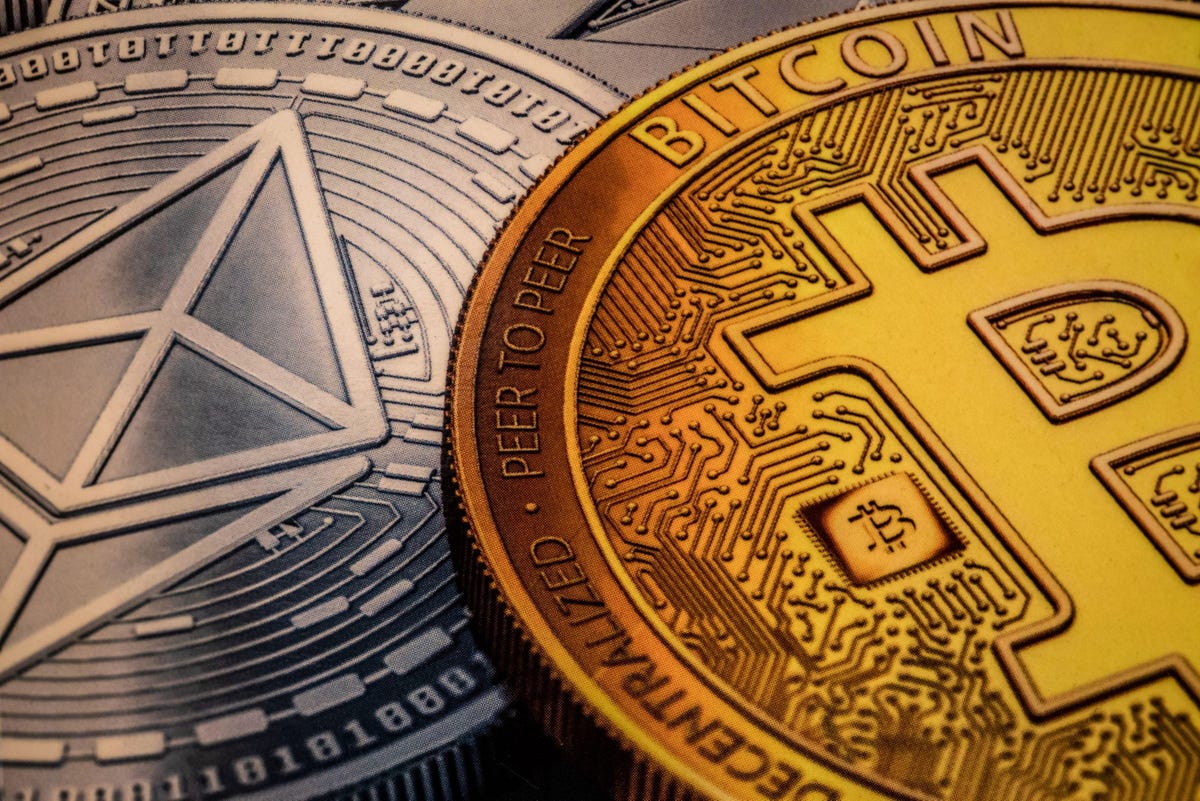 Dữ liệu lạm phát Mỹ khuấy động các thị trường, Bitcoin và Ether giảm giá