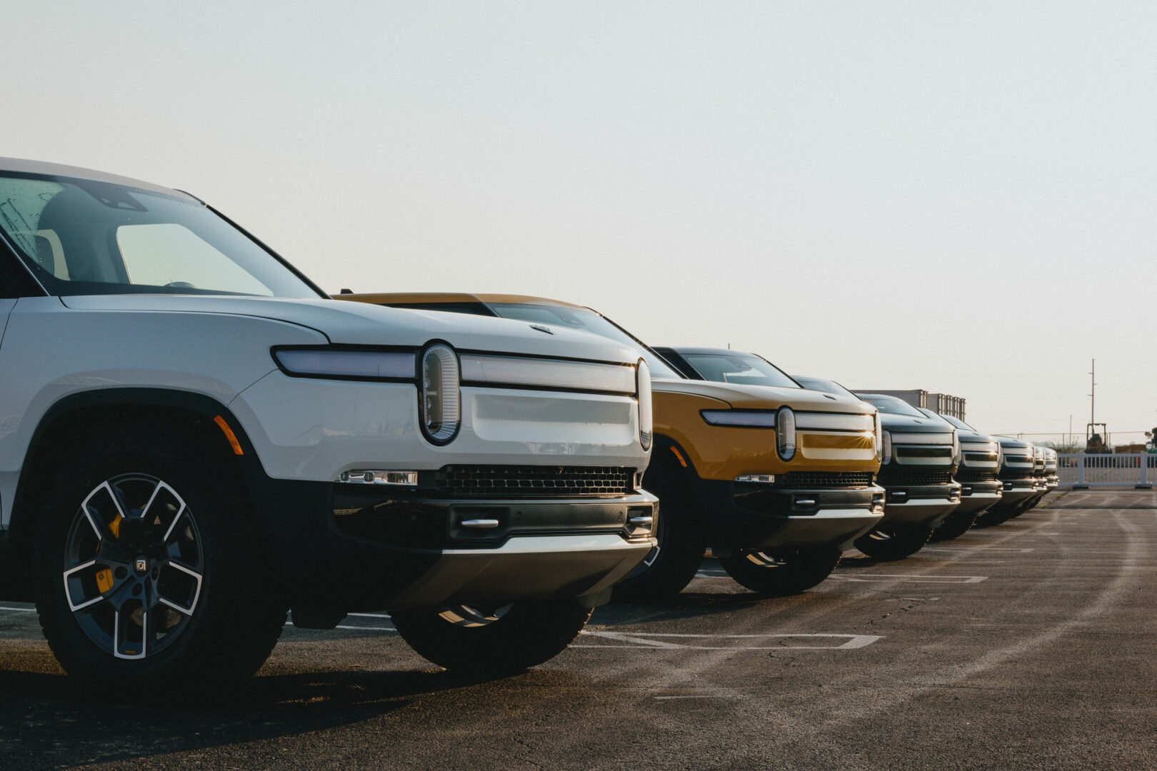 Liệu hãng EV mới nổi Rivian có thể vượt mặt Tesla vào năm 2030?