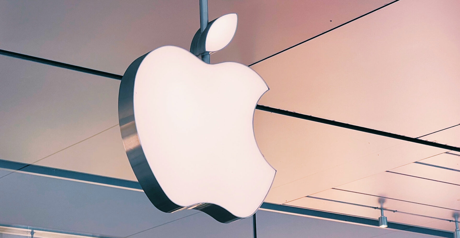 Nếu chưa kịp mua Apple trong tháng 8, vậy hãy mua ngay trong tháng 9
